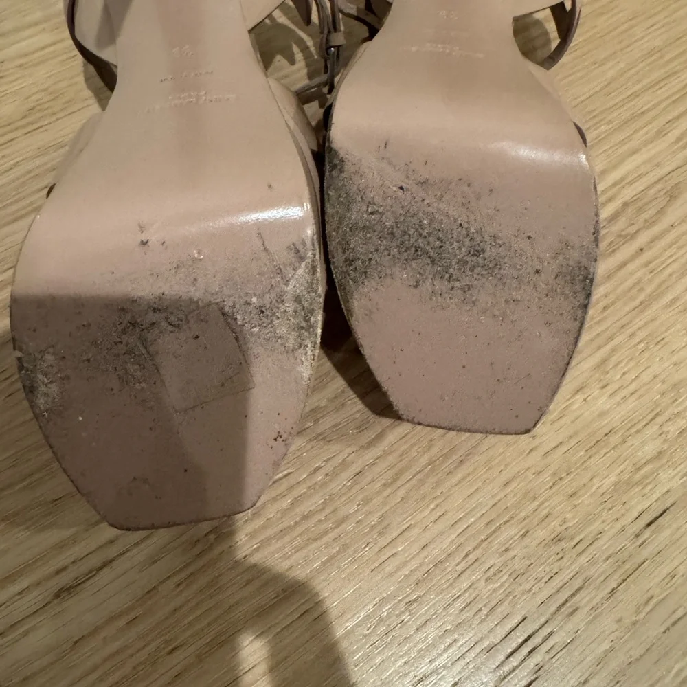 Saint Laurent Blush Patent Leather T-Strap Knot Heels - Picture 15 of 16